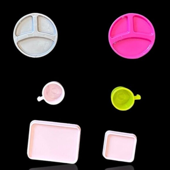 18" Doll Camping Set With 3 Sleeping Bags 2 Tents & Play Dishes - Picture 11 of 13